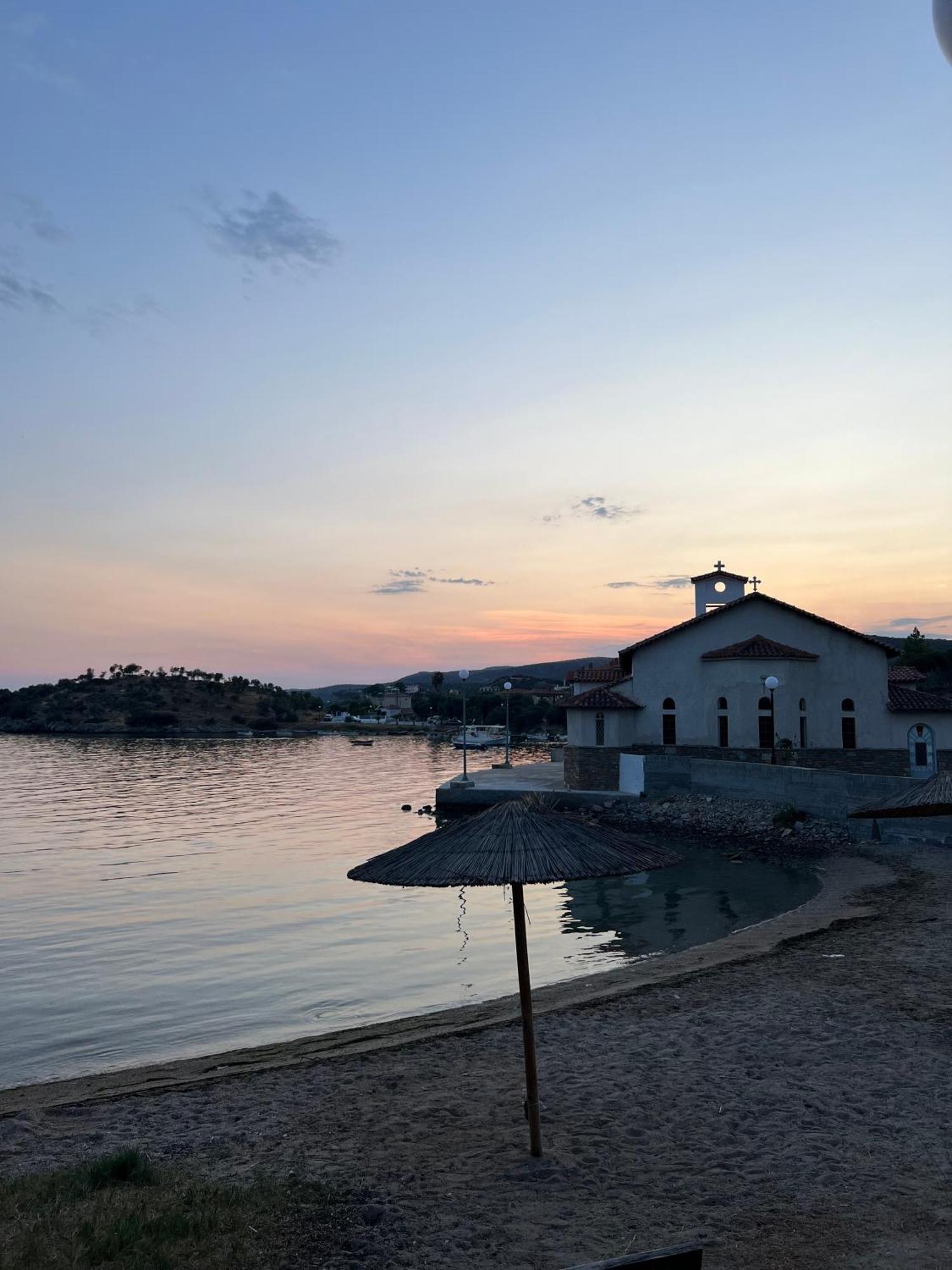 Aiolos Seaside Apartment Marathos  ภายนอก รูปภาพ